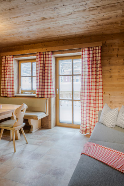Apartment Schneerose Wohnraum